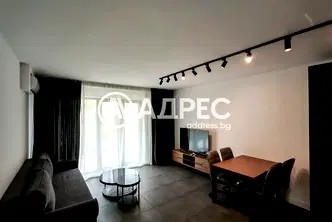 Двустаен апартамент с двор в Красно село, София