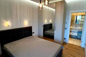 Тристаен апартамент с тераса в Кръстова вада, София