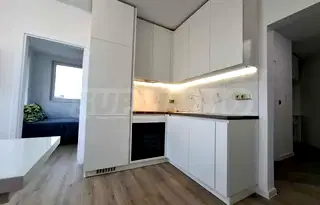 Тристаен апартамент с балкони в Кръстова вада, София