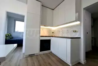 Тристаен апартамент с балкони в Кръстова вада, София