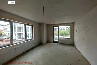 Тристаен апартамент в Кръстова вада с две тераси