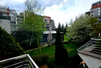 Тристаен апартамент с тераса и гледка към Витоша в Кръстова вада