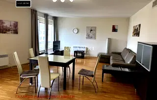 Просторен 4-стаен апартамент в Кръстова вада с тераса