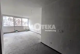 Двустаен апартамент в София, Лагера
