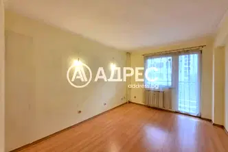 Тристаен апартамент в София, Лагера