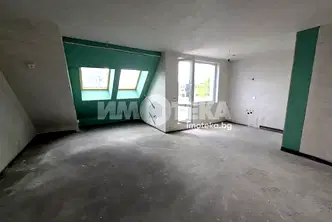 Тристаен апартамент в София, Лагера
