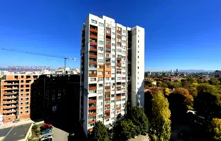 Тристаен апартамент с функционално разпределение в Лагера, София