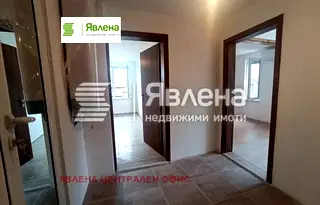 Тристаен апартамент в Левски с мазе и двор
