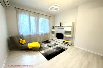 Двустаен апартамент с тераса в Лозенец, пл. Журналист