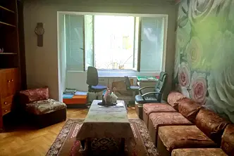 Тристаен апартамент с две паркоместа в Лозенец, София