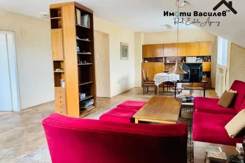 3-bedroom apartment in Sofiya, Lozenec