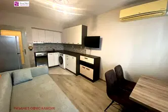 Двустаен апартамент в Лозенец с остъклена тераса
