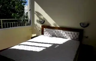 Двустаен апартамент с тераса в Лозенец, София