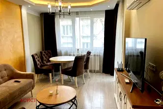 Двустаен апартамент с паркомясто в Лозенец, София