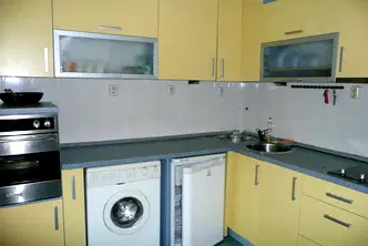 Двустаен апартамент с балкон в Лозенец, София