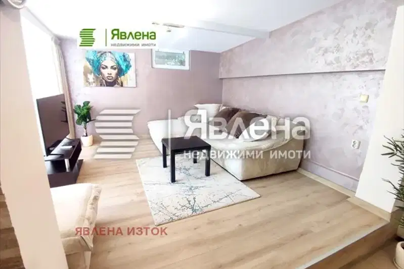 Двустаен апартамент с голяма тераса в Лозенец, София