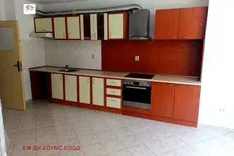 Тристаен апартамент с 2 тераси в Лозенец, София