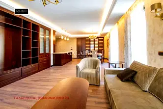 Просторен 3-стаен апартамент с тераса в Лозенец, София