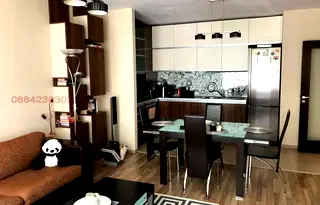 Тристаен апартамент с паркинг в Лозенец, София