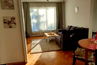 Тристаен апартамент с три балкона в Лозенец, София