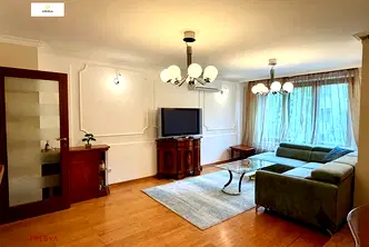 Тристаен апартамент с балкони в Лозенец, София