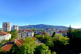 4-стаен апартамент с тераса в Лозенец, София