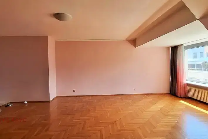 4-bedroom apartment in Sofiya, Lozenec