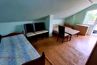 Таванско студио с балкон в Лозенец, София
