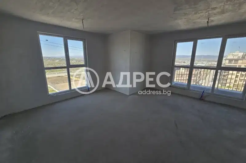 Spacious 2-room apartment with three aspects in Lyulin 5