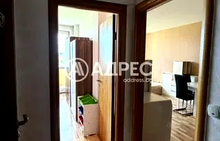 Двустаен апартамент с балкон в Люлин - център, София