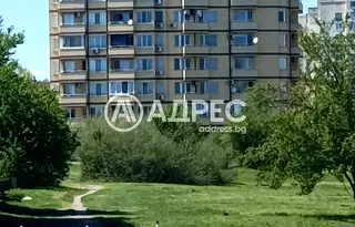 Тристаен апартамент с тераси в Люлин - център, София