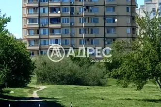 Тристаен апартамент с тераси в Люлин - център, София