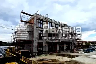 Тристаен апартамент с тераса в м-т Детски град, София