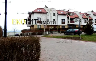 Луксозен 3-стаен апартамент с двор в м-т Детски град, София