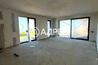 Просторен 4-стаен апартамент в м-т Камбаните с паркинг