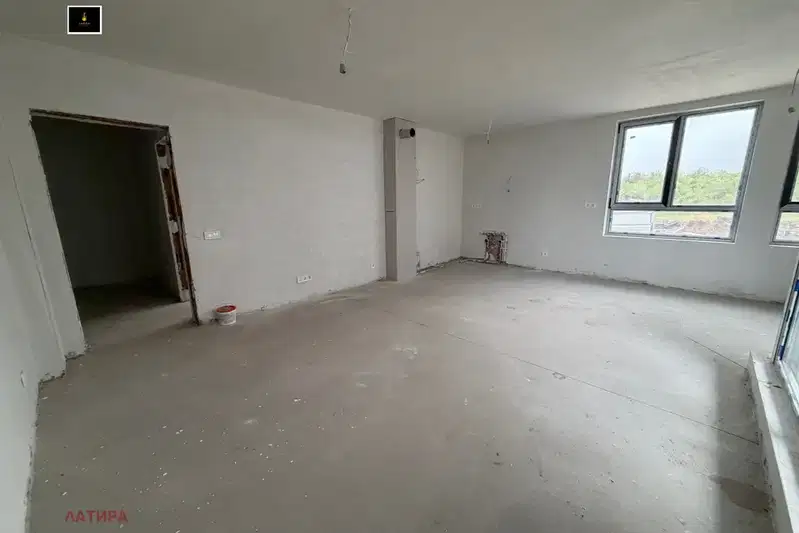 Spacious 3-room apartment in Malinova dolina with terrace