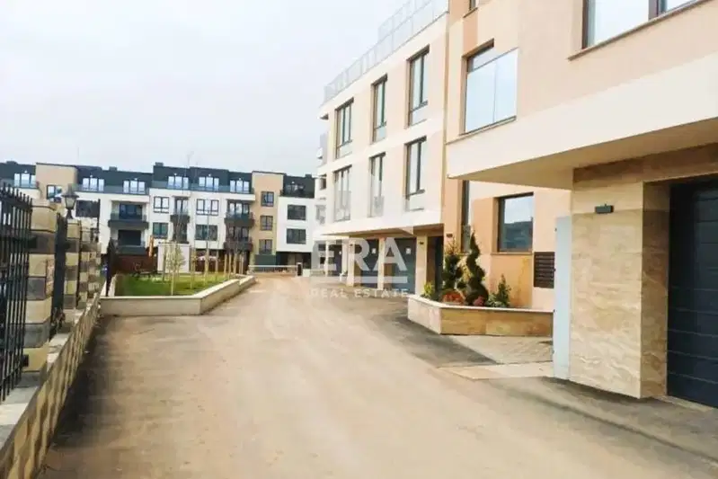 Тристаен апартамент в Малинова долина с тераса, ново строителство