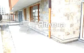 3-стаен апартамент с двор и паркоместа в Малинова долина, София