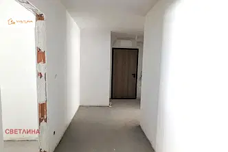 Тристаен апартамент с двор в Малинова долина, София