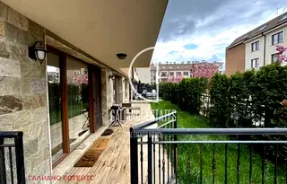 Тристаен апартамент с гараж в Малинова долина, София