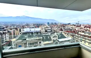 Тристаен апартамент с панорамна гледка в Манастирски ливади