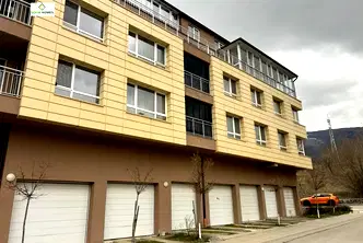 Просторен 3-стаен апартамент в Манастирски ливади с тераси