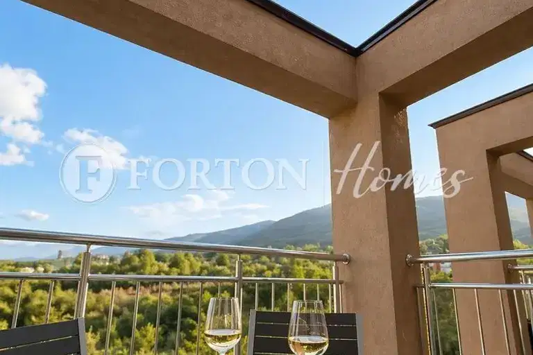 Three-room apartment with two terraces in Manastirski Livadi, Sofia