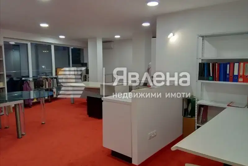Тристаен апартамент с югоизточно изложение в Манастирски ливади