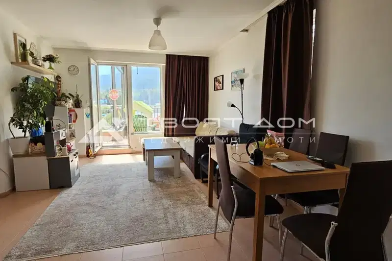 Spacious 3-room apartment with large terrace in Manastirski Livadi