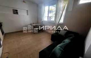 Двустаен апартамент в Медицинска академия с вътрешен двор