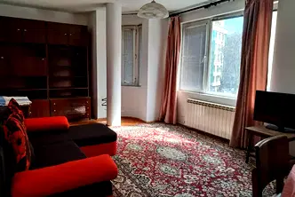 Тристаен апартамент в Медицинска академия с балкон