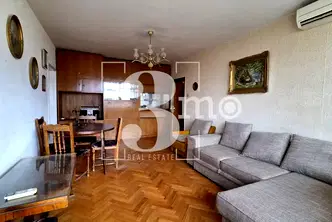 Тристаен апартамент в София, Младост 1