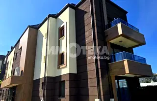 Тристаен апартамент с две тераси в Младост 1, София