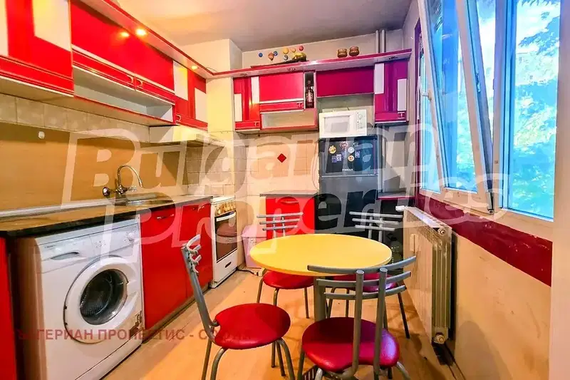 3-bedroom apartment in Sofiya, Mladost 1